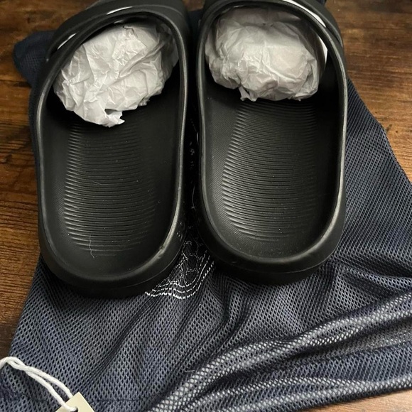 Bombas Women's Black Slide Sandals - Picture 2 of 4